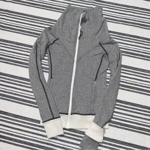Lululemon Grey High Neck Full‎ Zip Size 2